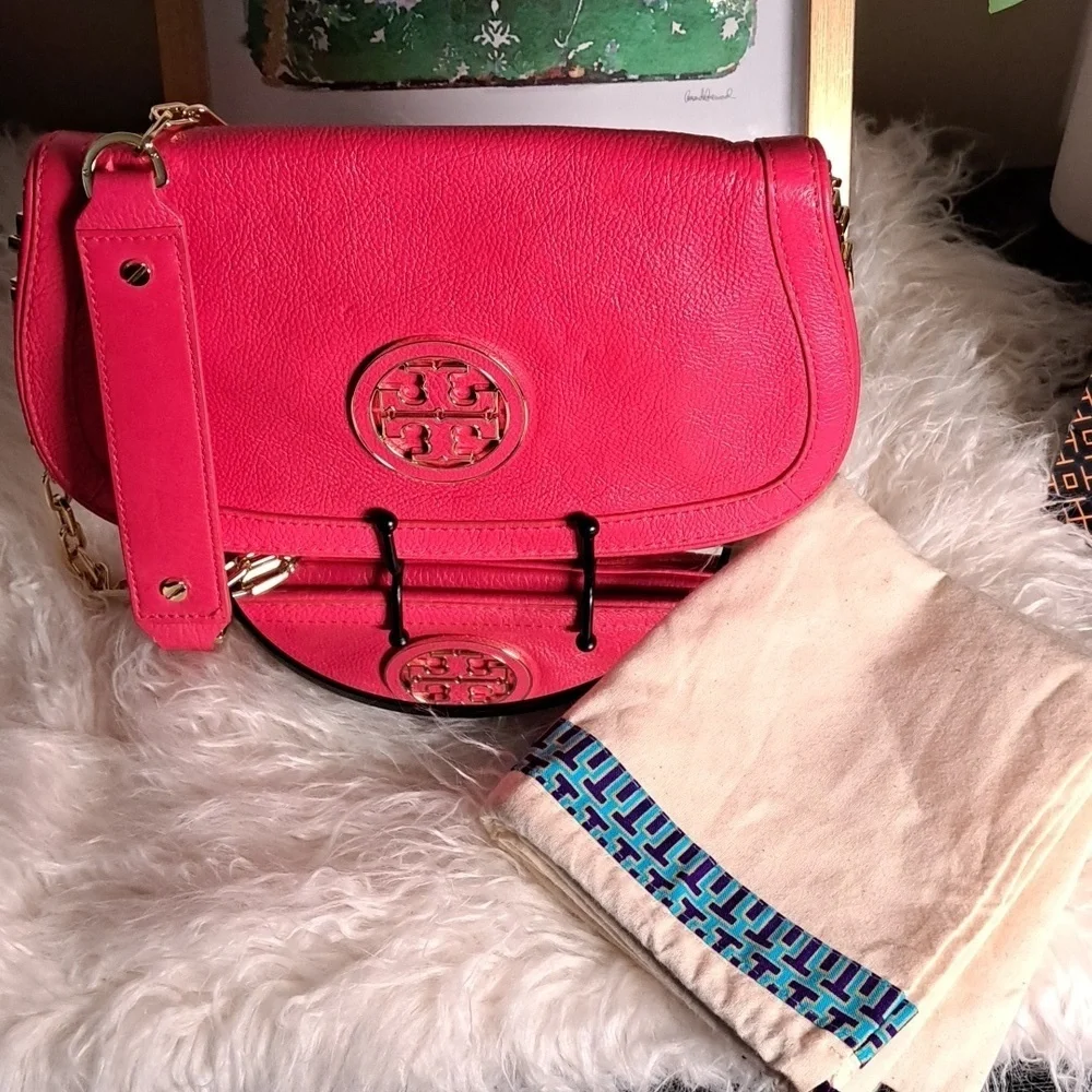 Tory Burch NWOTs Amanda Logo Clutch Crossbody